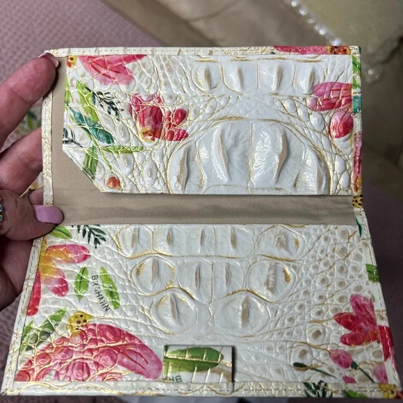 Brahmin soft Checkbook Wallet with Dustbag - Picture 4 of 13